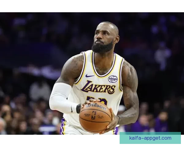 里夫斯腹斜肌二级损伤影响湖人季后赛阵容 专家提出治疗与轮换调整方案